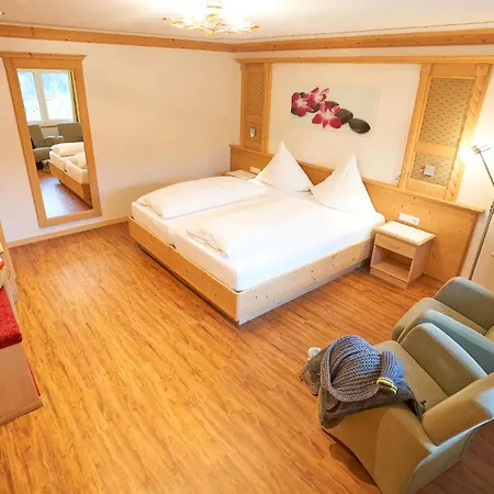 酒店 Schwarzwald-resort Roessle 4*