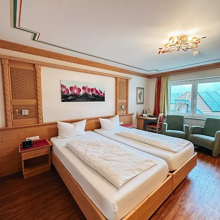 酒店 Schwarzwald-resort Roessle 4*